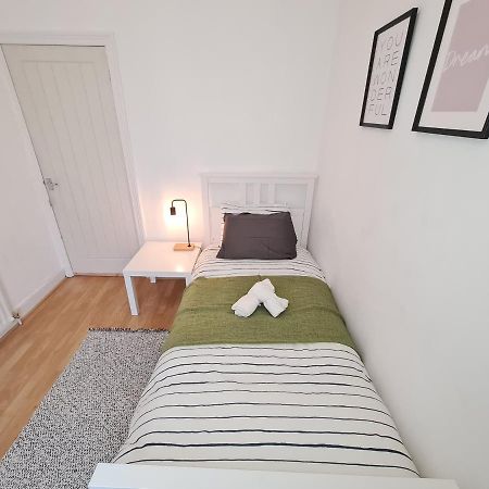 Large 3 Bed Flat, Free Parking Daire Newcastle upon Tyne Dış mekan fotoğraf