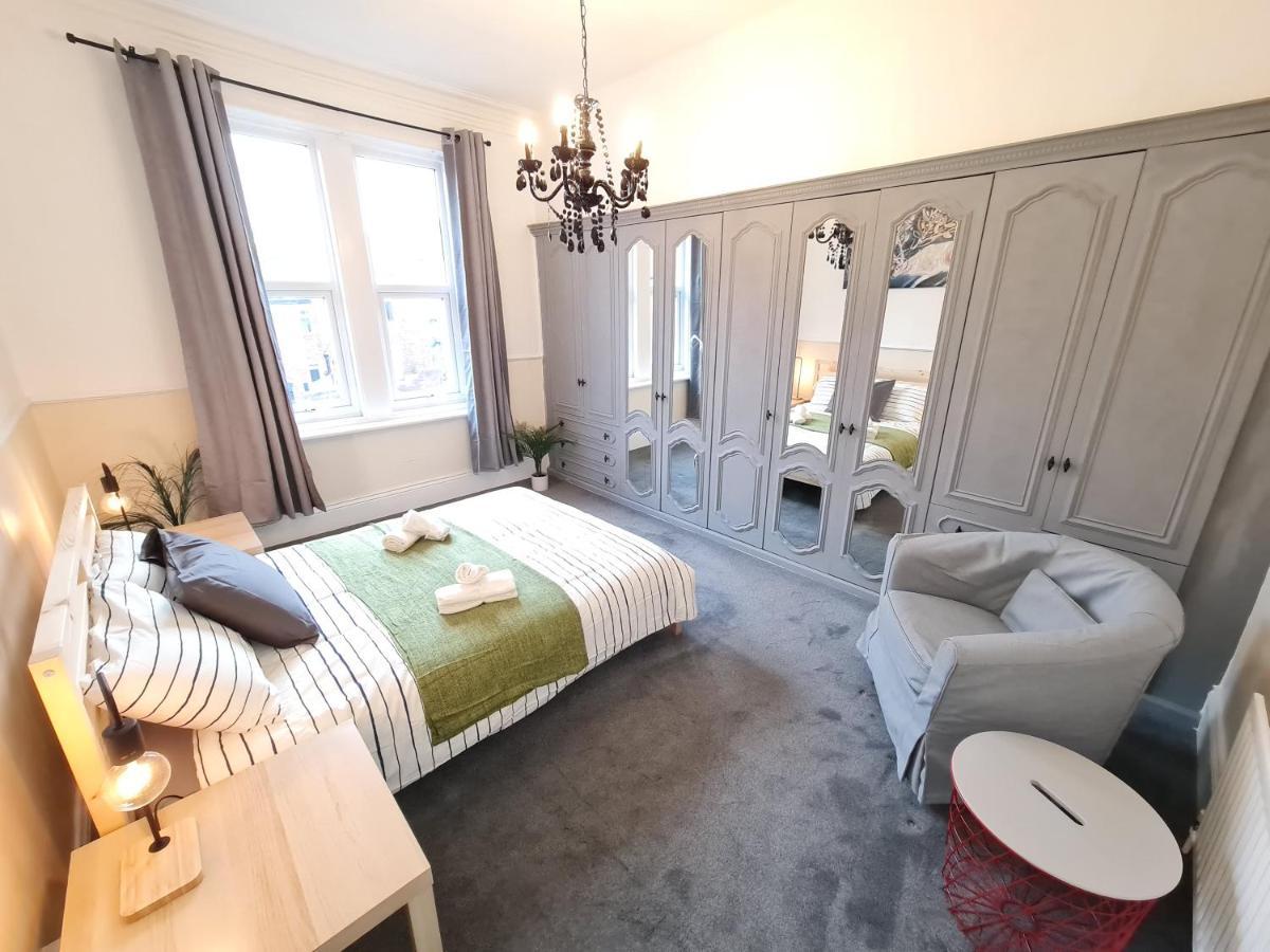 Large 3 Bed Flat, Free Parking Daire Newcastle upon Tyne Dış mekan fotoğraf
