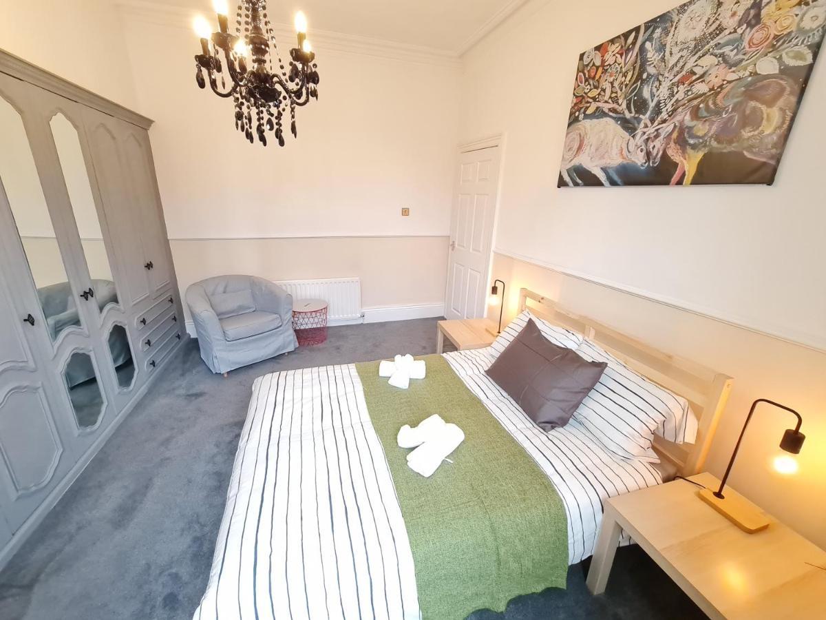 Large 3 Bed Flat, Free Parking Daire Newcastle upon Tyne Dış mekan fotoğraf