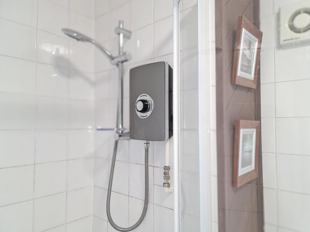 Large 3 Bed Flat, Free Parking Daire Newcastle upon Tyne Dış mekan fotoğraf