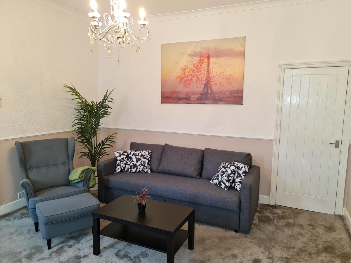Large 3 Bed Flat, Free Parking Daire Newcastle upon Tyne Dış mekan fotoğraf