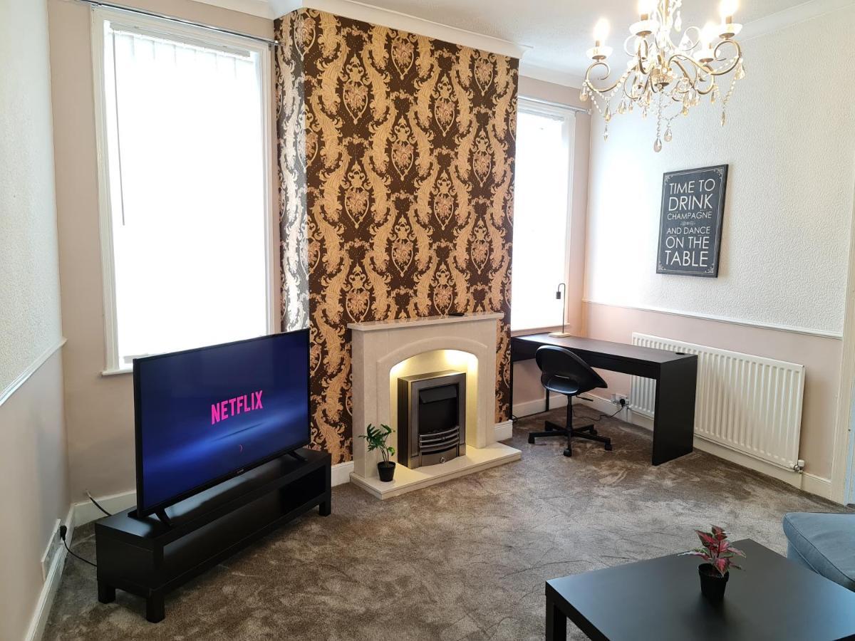 Large 3 Bed Flat, Free Parking Daire Newcastle upon Tyne Dış mekan fotoğraf