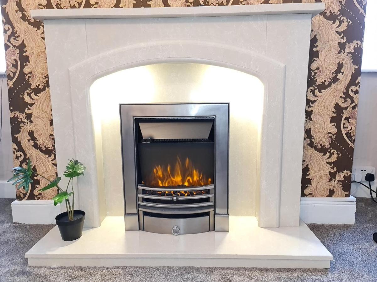 Large 3 Bed Flat, Free Parking Daire Newcastle upon Tyne Dış mekan fotoğraf