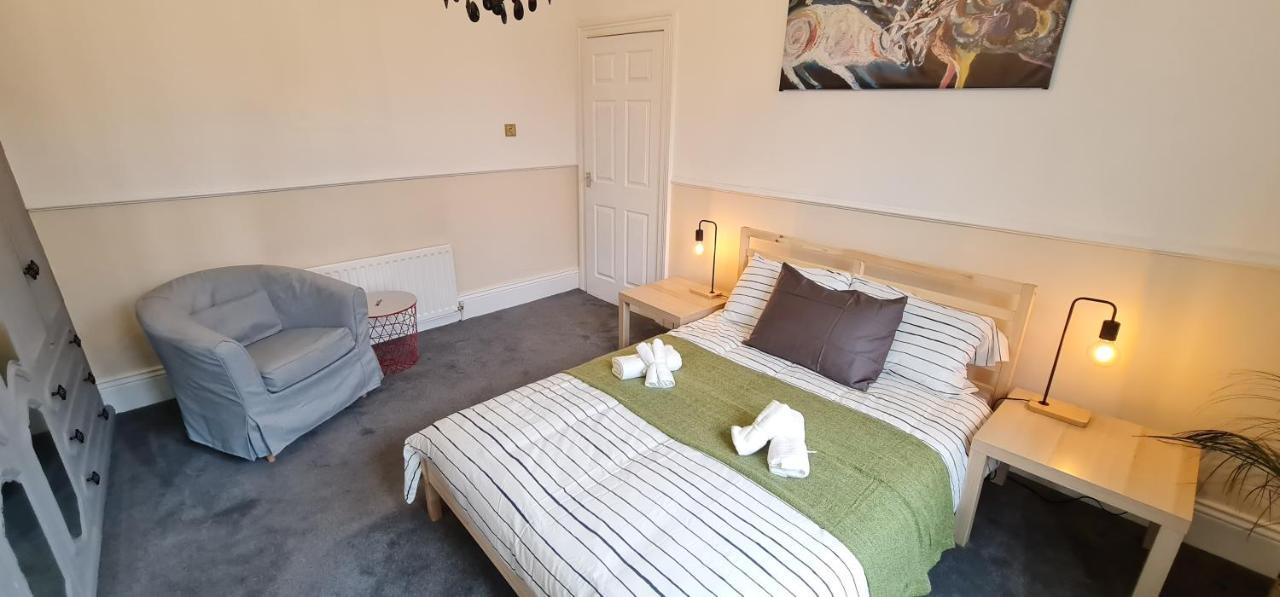 Large 3 Bed Flat, Free Parking Daire Newcastle upon Tyne Dış mekan fotoğraf