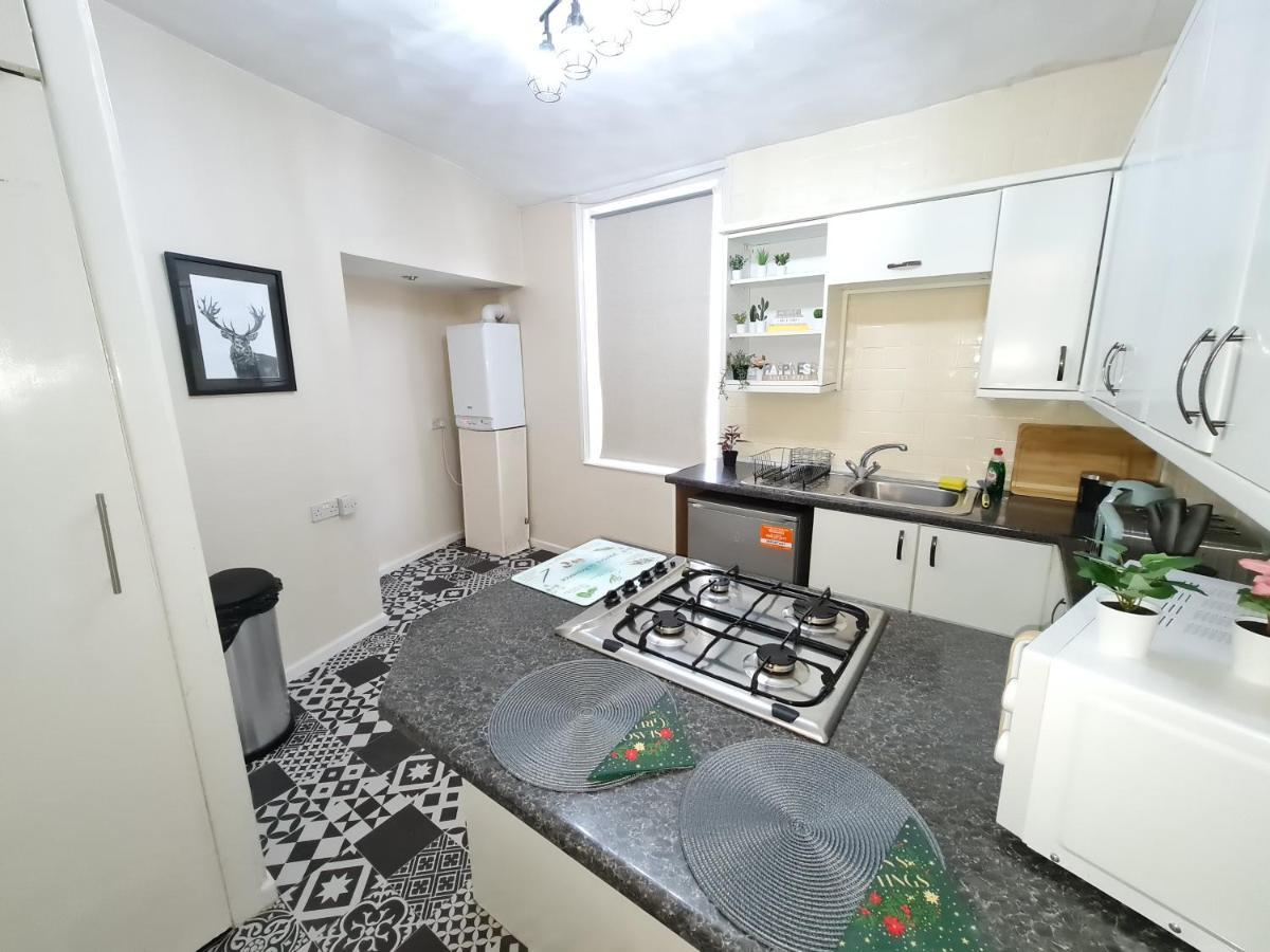 Large 3 Bed Flat, Free Parking Daire Newcastle upon Tyne Dış mekan fotoğraf
