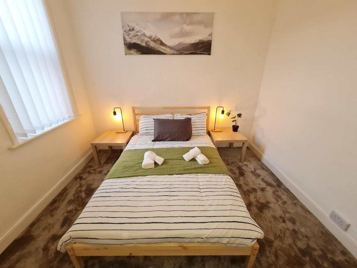 Large 3 Bed Flat, Free Parking Daire Newcastle upon Tyne Dış mekan fotoğraf