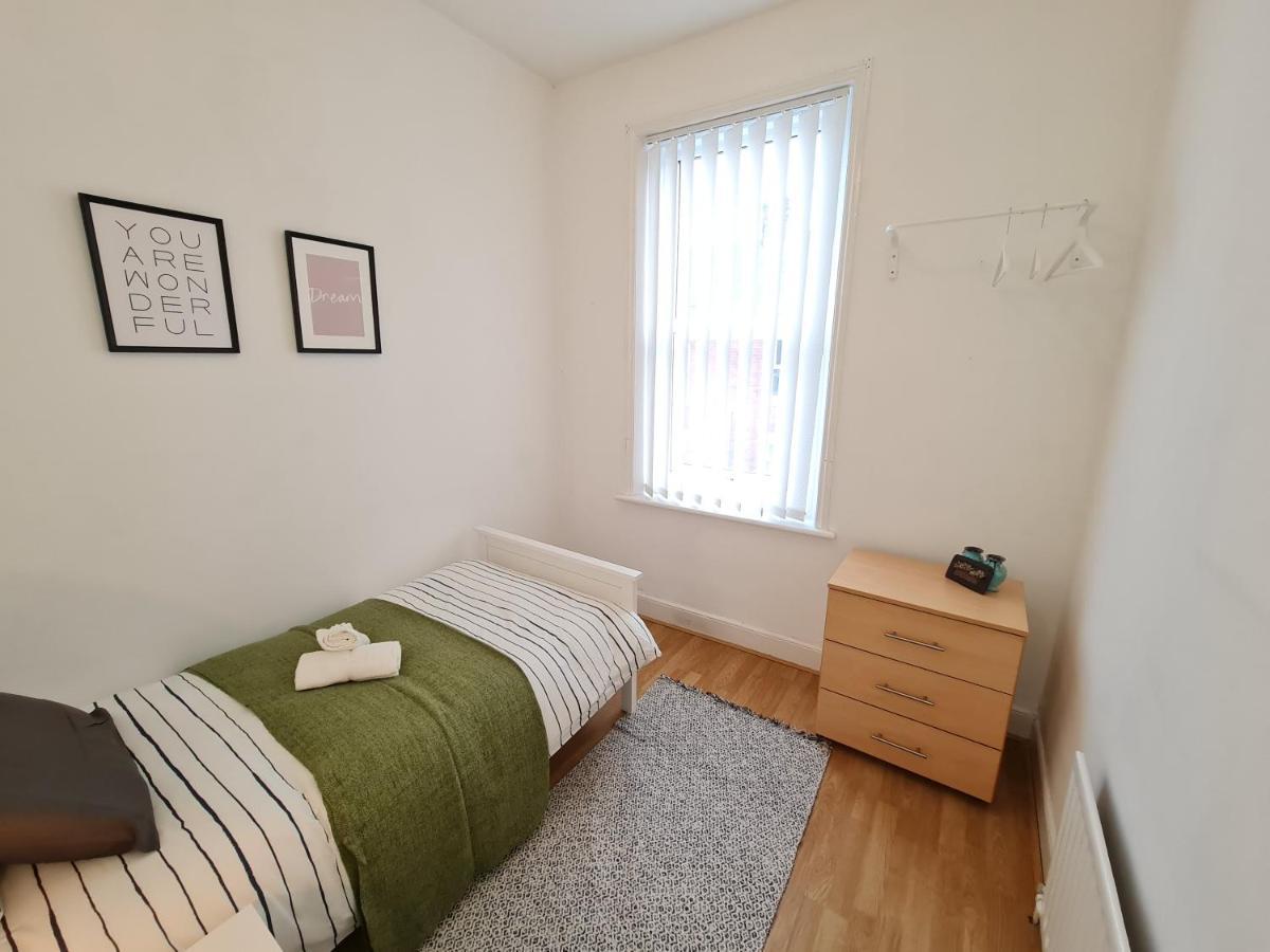 Large 3 Bed Flat, Free Parking Daire Newcastle upon Tyne Dış mekan fotoğraf